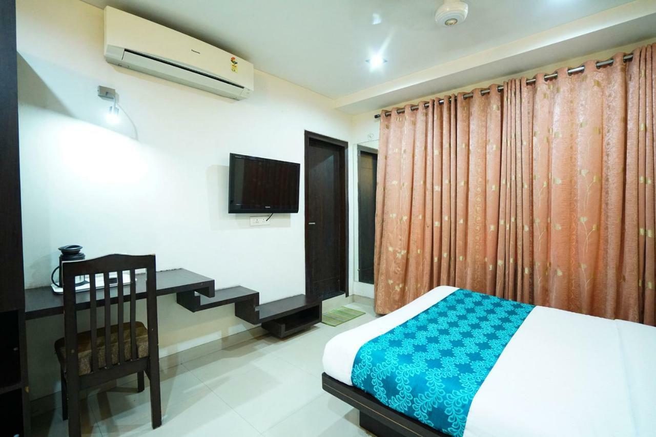 Hotel Aarya Inn Raipur  Luaran gambar